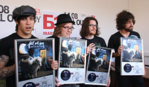  MAXIMUM    FALL OUT BOY